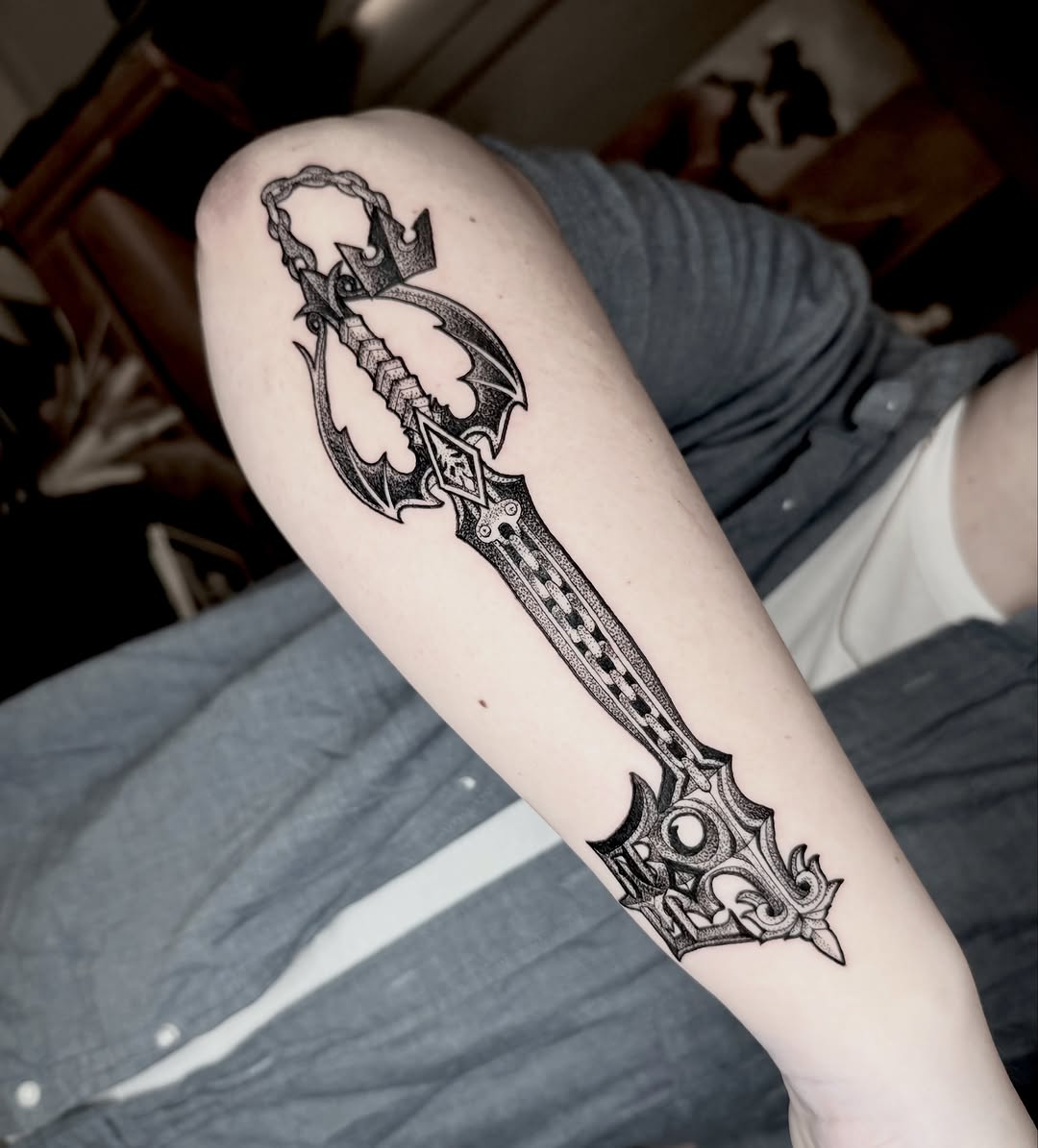 Tattoo by @therowanstarr โ illustrative, dotwork