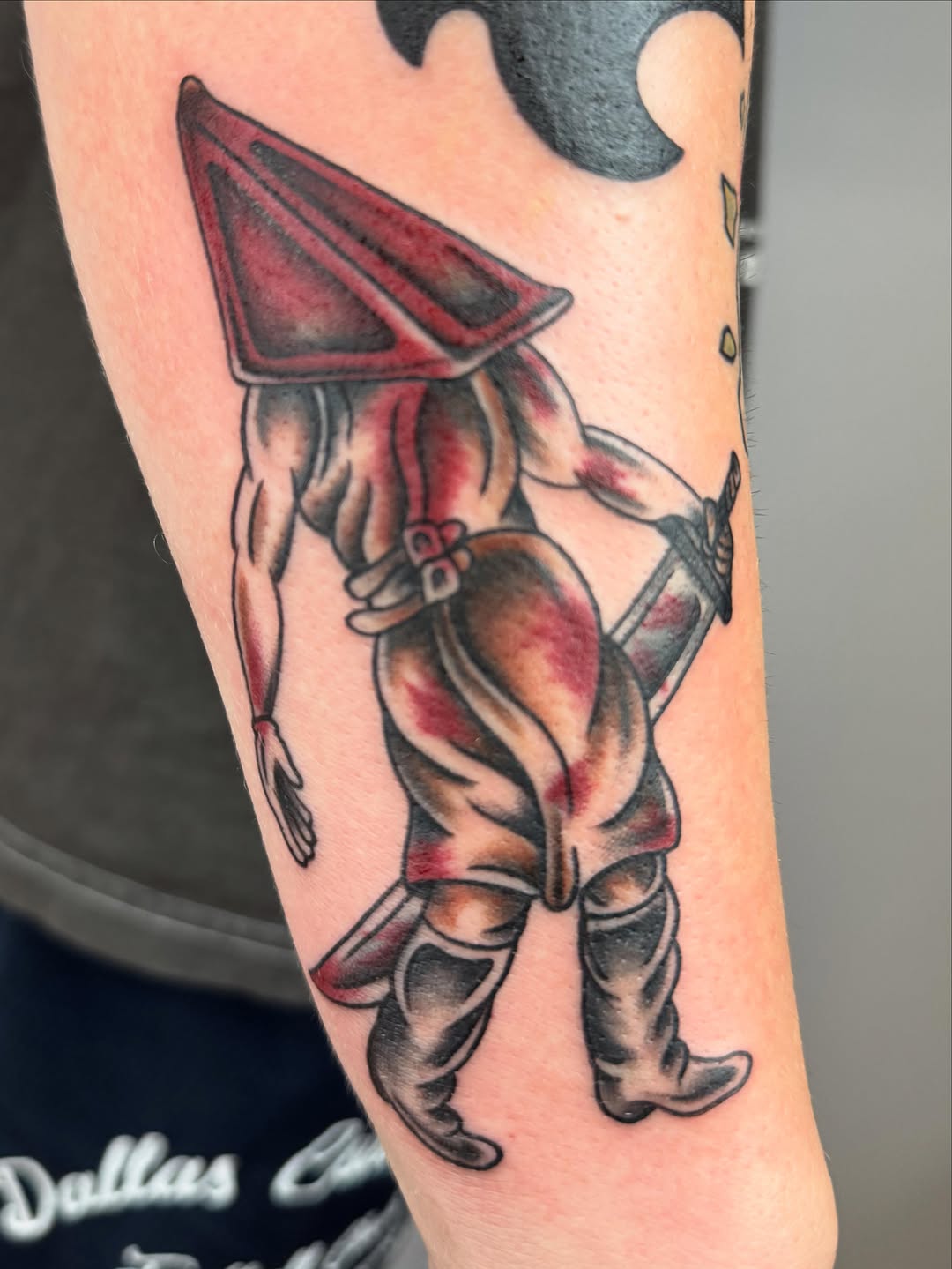 Tattoo by @dieslowtattoo โ american_traditional, neo_traditional