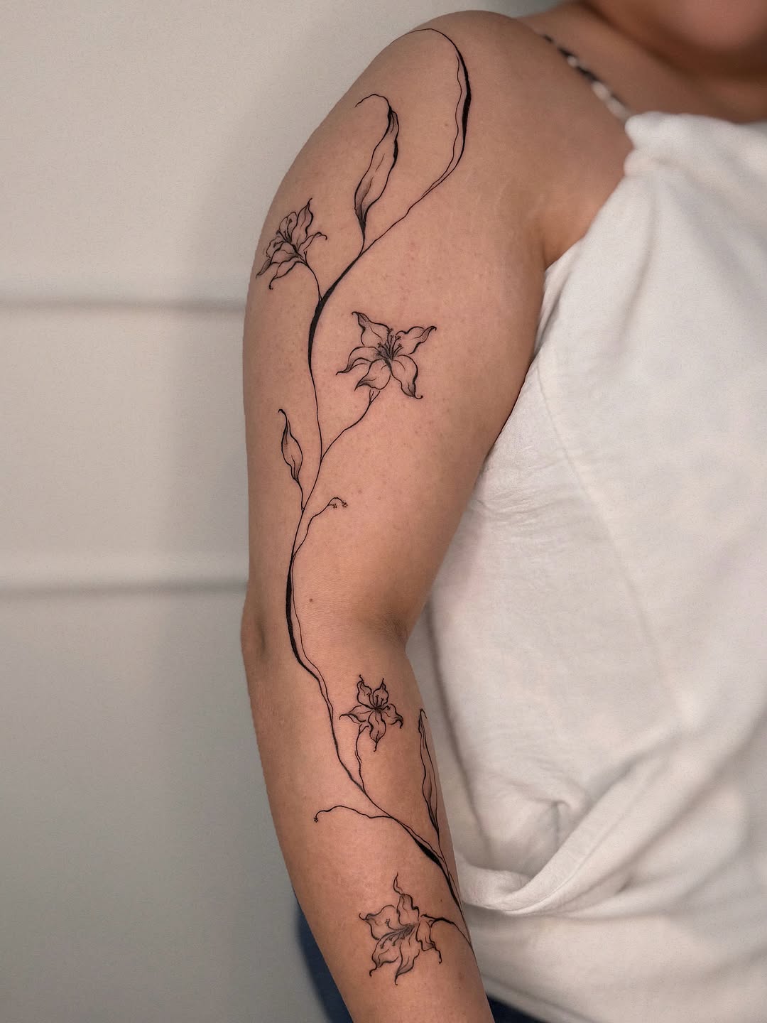 Tattoo by @olha.tattoo โ fine_line