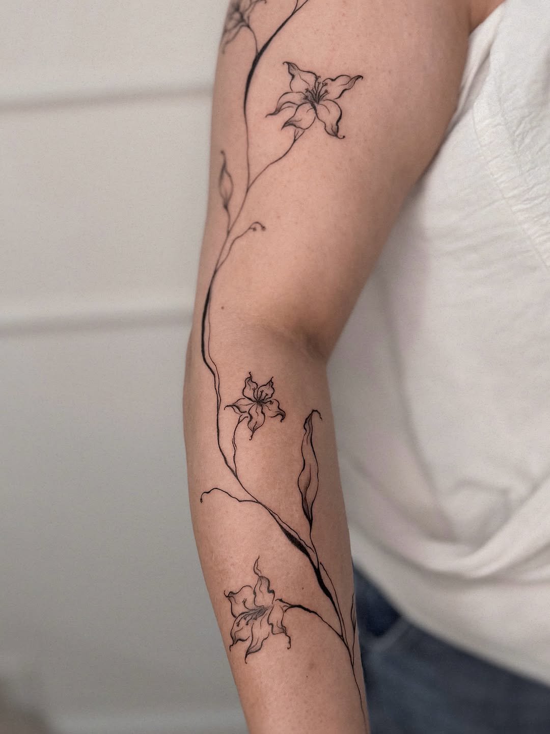 Tattoo by @olha.tattoo โ fine_line