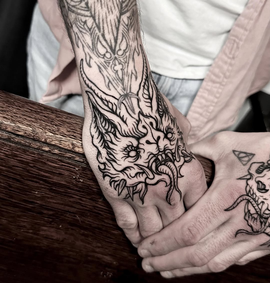 Tattoo by @sashawoland β japanese_irezumi, blackwork