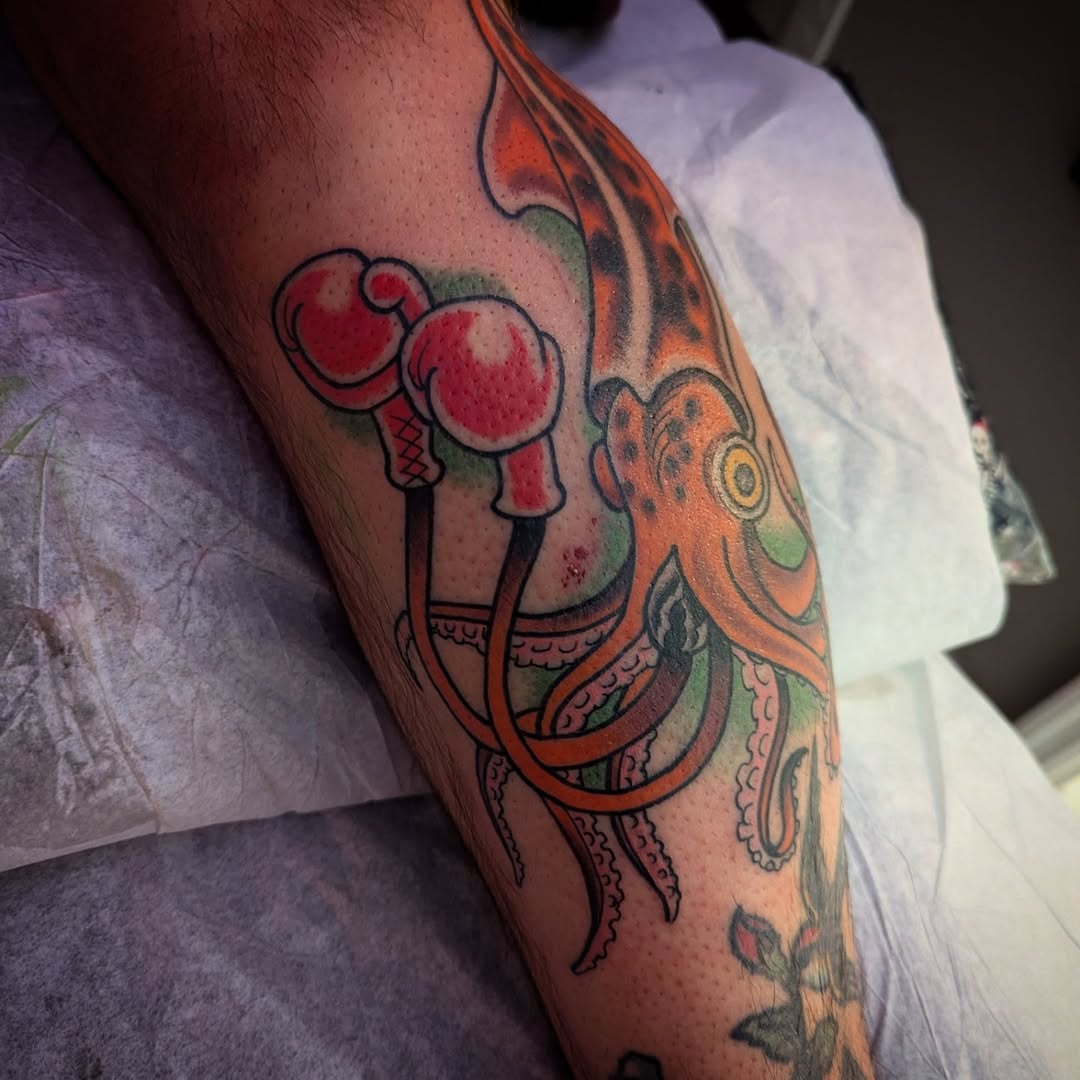 Tattoo by @rslegeltattoos — american_traditional