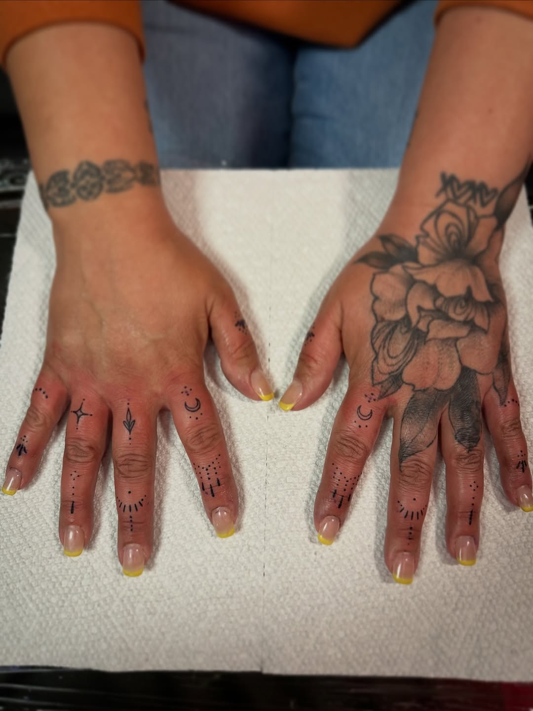 Tattoo by @velvetneedletattoo — fine_line, minimalist