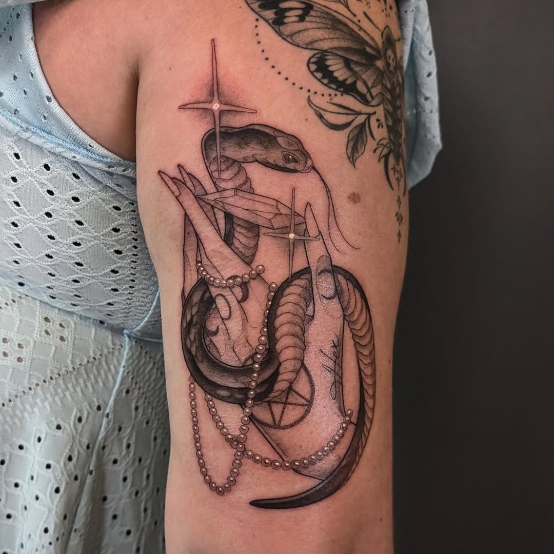 Tattoo by @spritesup โ fine_line, black_and_grey