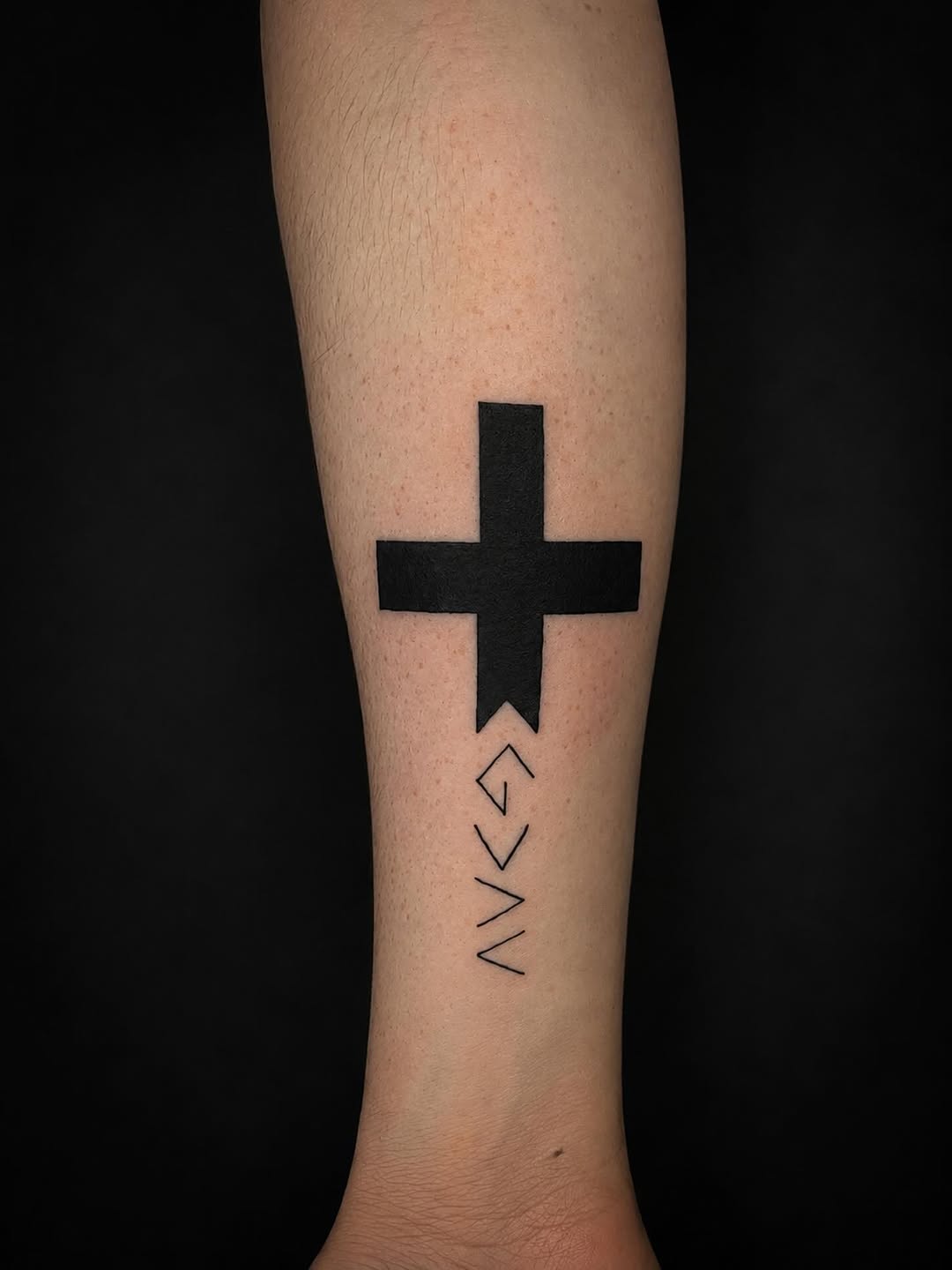 Tattoo by @tino_tattoo_ — blackwork, minimalist