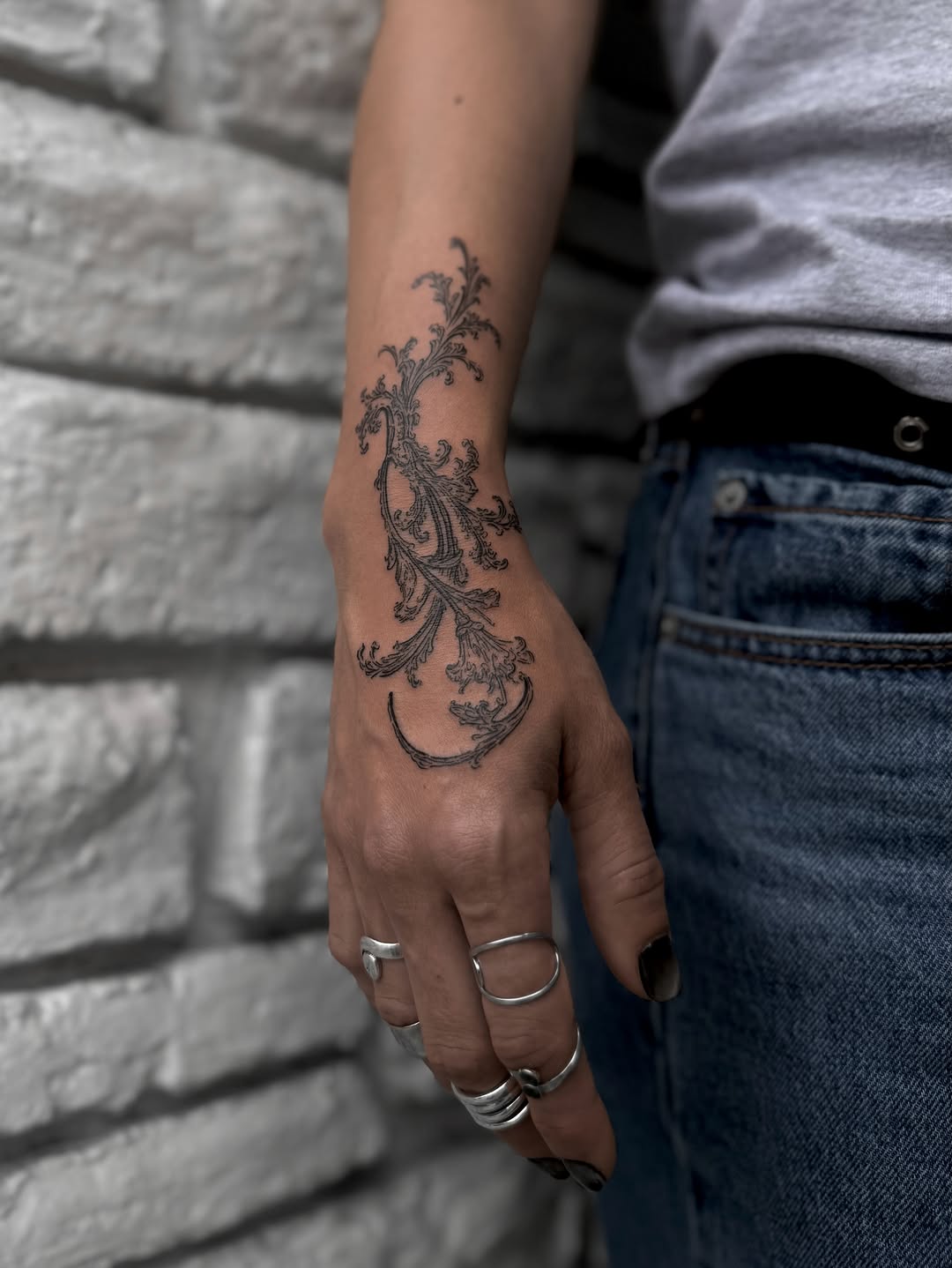Tattoo by @luahills.tattoos — ornamental, fine_line