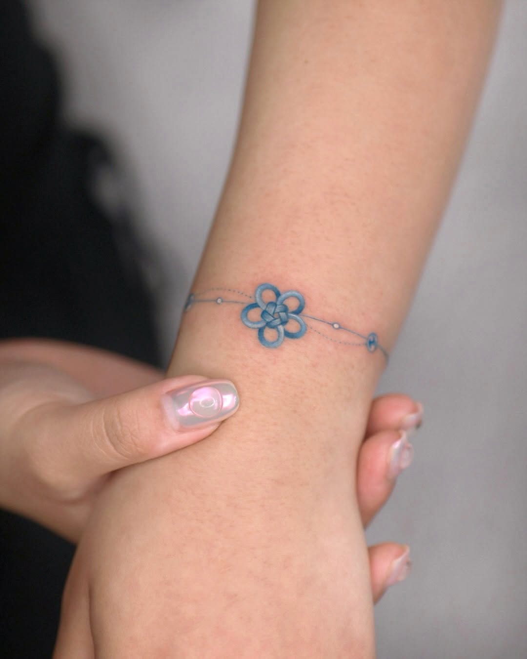 Tattoo by @zommi.tt — fine_line, minimalist