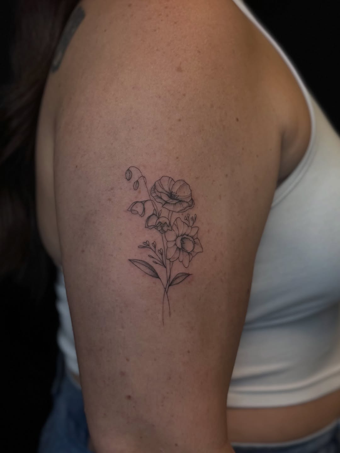 Tattoo by @inkwlexaa — fine_line