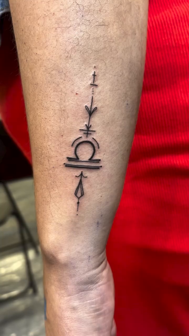 Tattoo by @sakurastabs β fine_line, minimalist