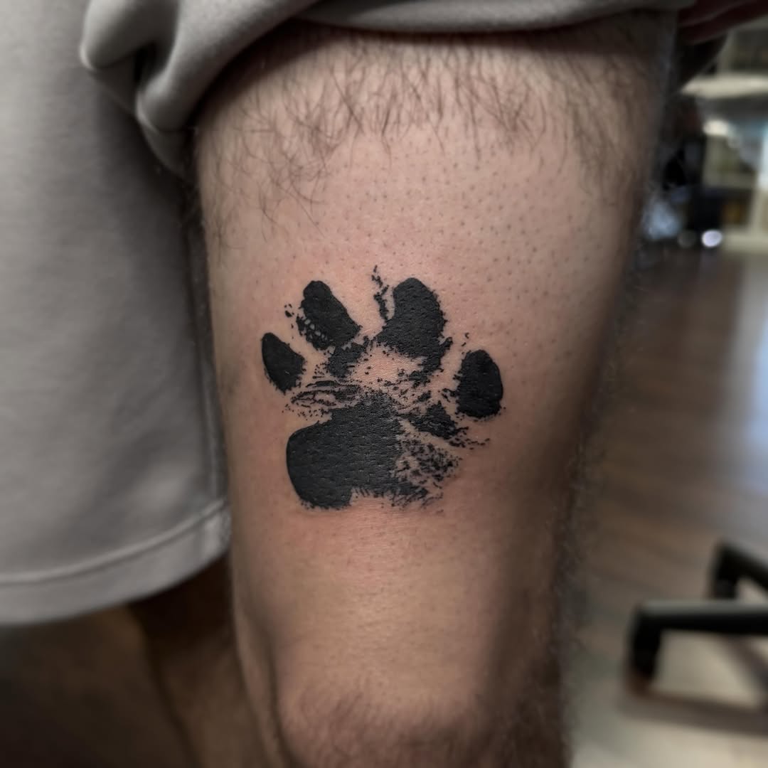 Tattoo by @tattoos_by_angiiee — blackwork