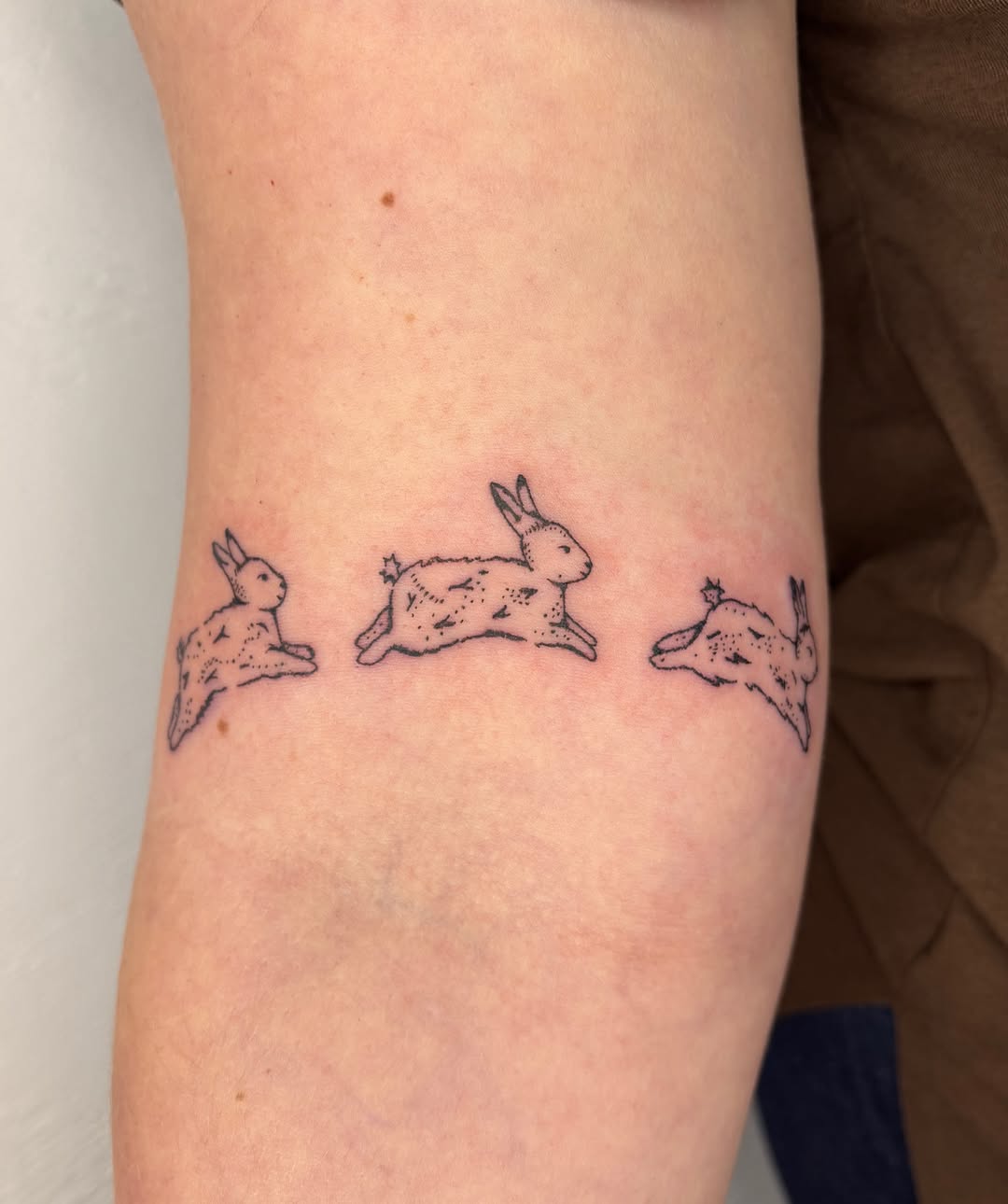 Tattoo by @tattoodlz — fine_line