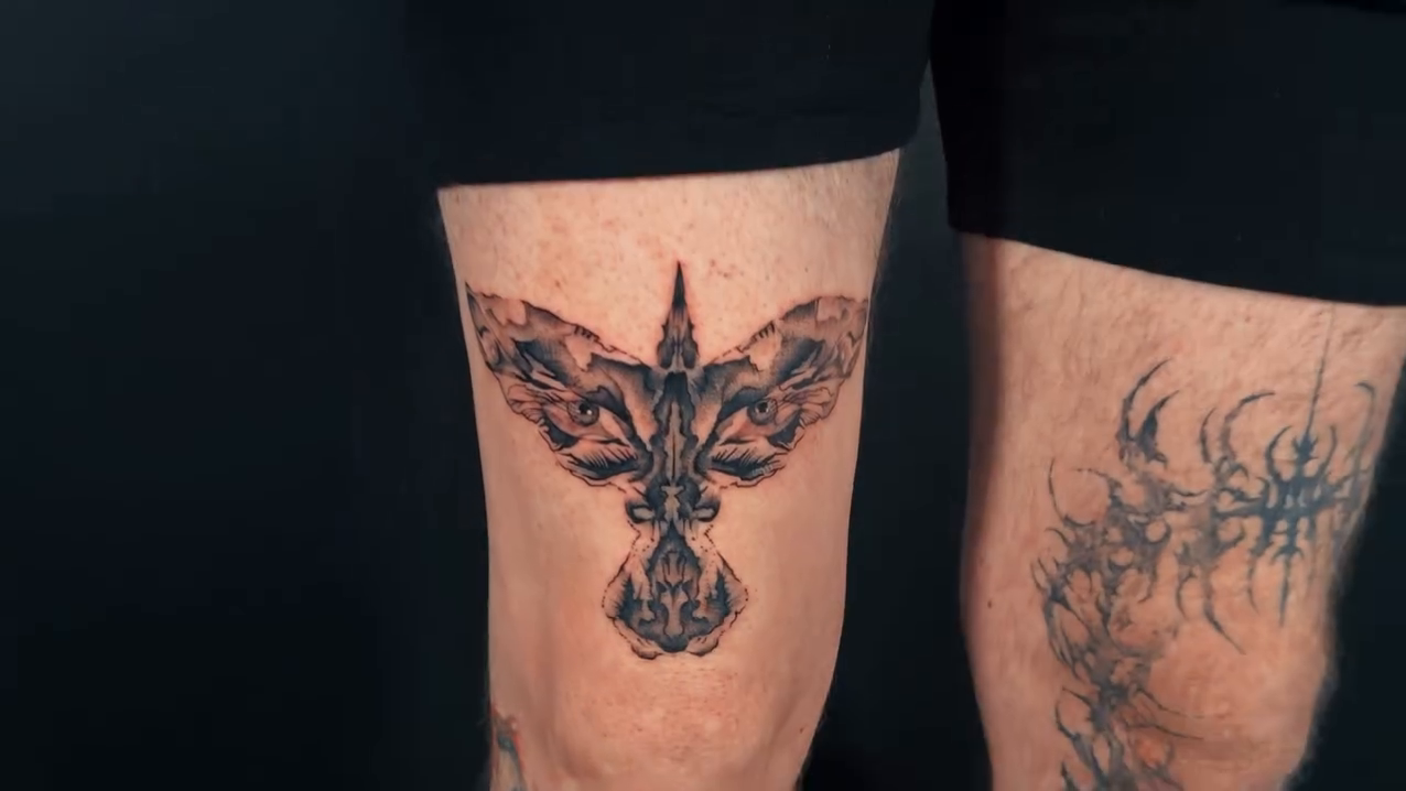 Tattoo by @haiziegrey — blackwork, geometric