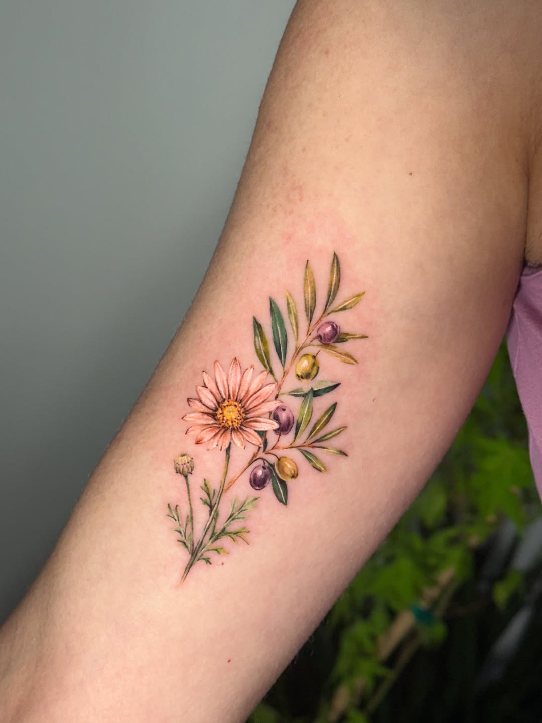 Tattoo by @mika.z.tattoo — realism, fine_line