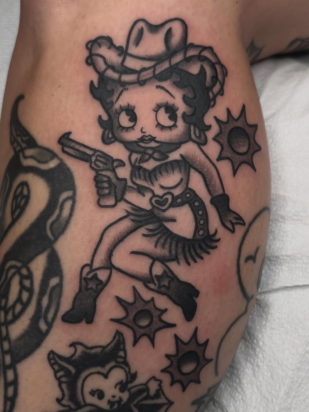 Tattoo by @karenforyoutattoo — american_traditional