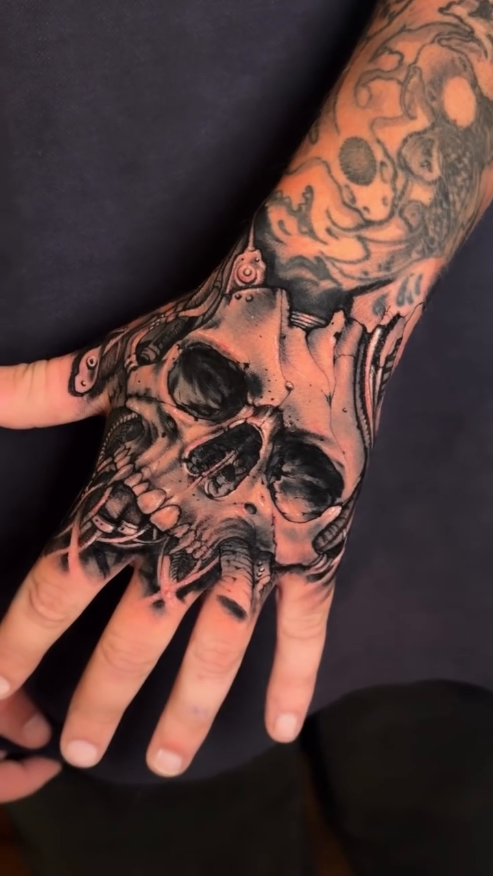 Tattoo by @italoholietattoo — black_and_grey, realism