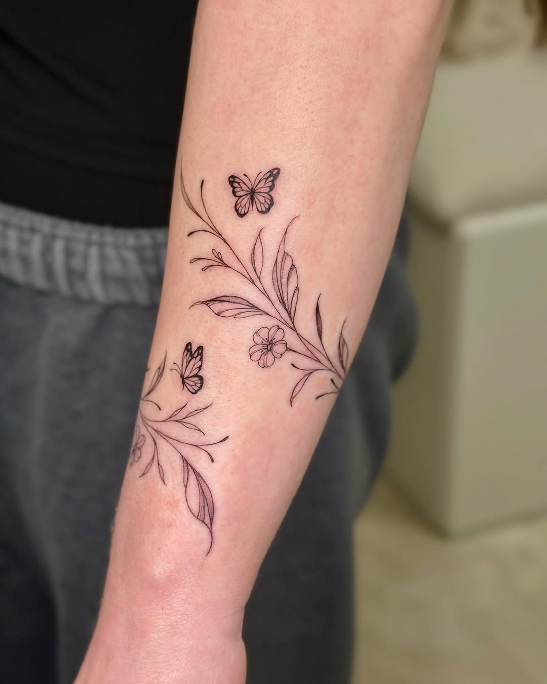 Tattoo by @t.ffanystudio — fine_line