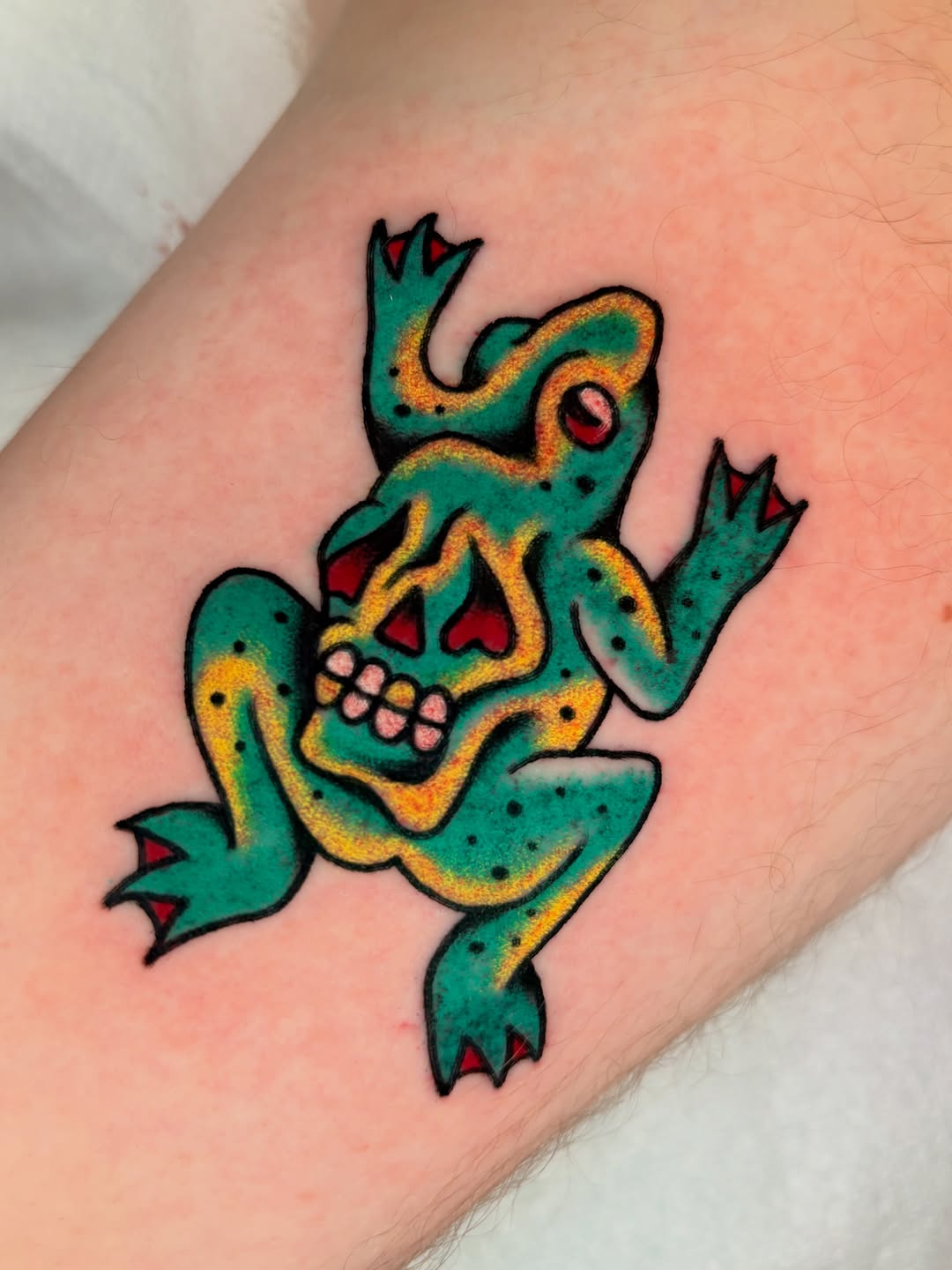 Tattoo by @juliatat2 โ american_traditional