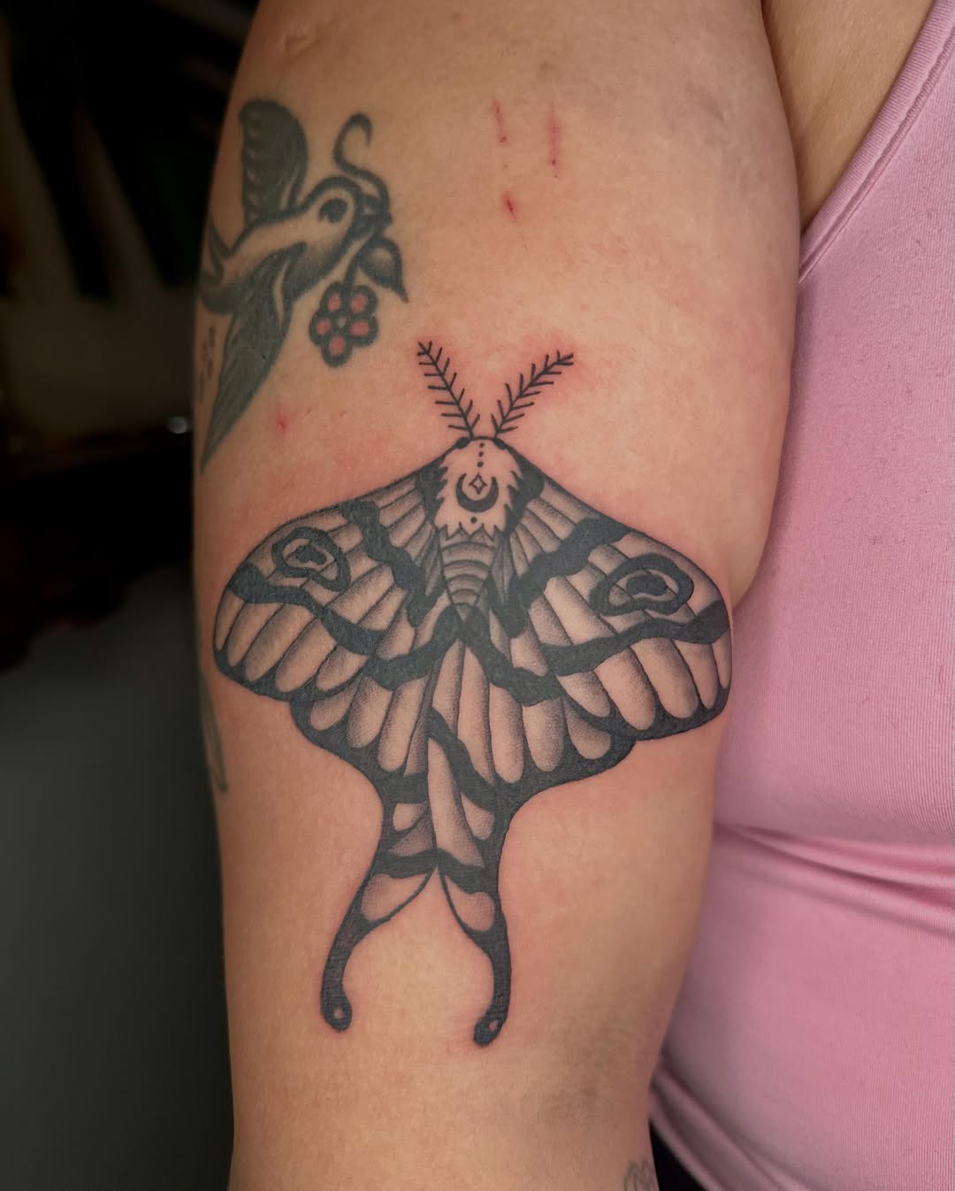 Tattoo by @jadelintattoos — black_and_grey