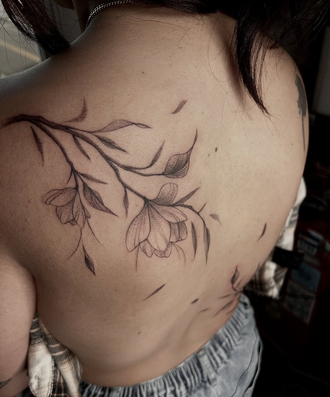 Tattoo by @savmaxtatz โ fine_line, dotwork