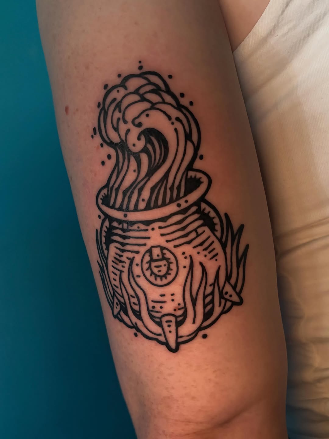 Tattoo by @jeremydrawsshit β blackwork
