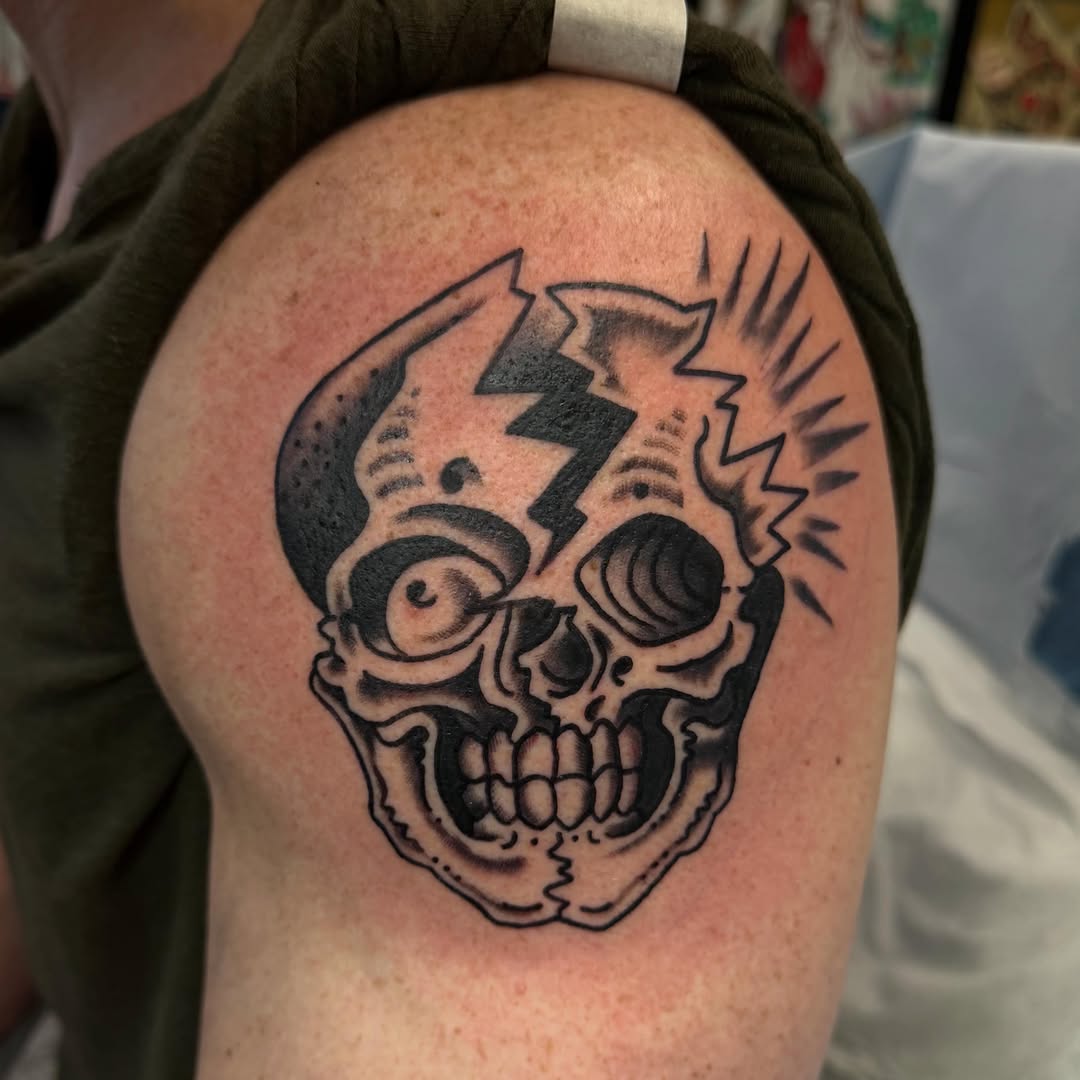 Tattoo by @bugs.n.ink — american_traditional