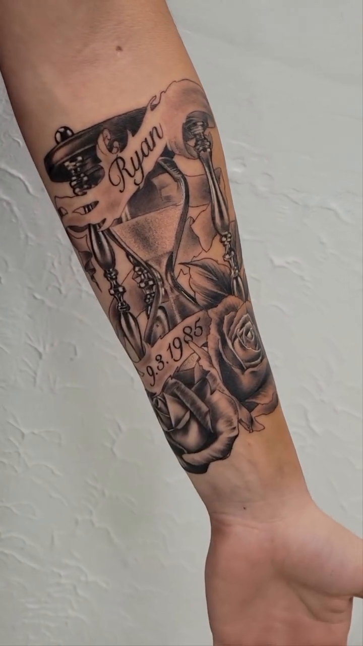 Tattoo by @lizvonborden โ black_and_grey, realism