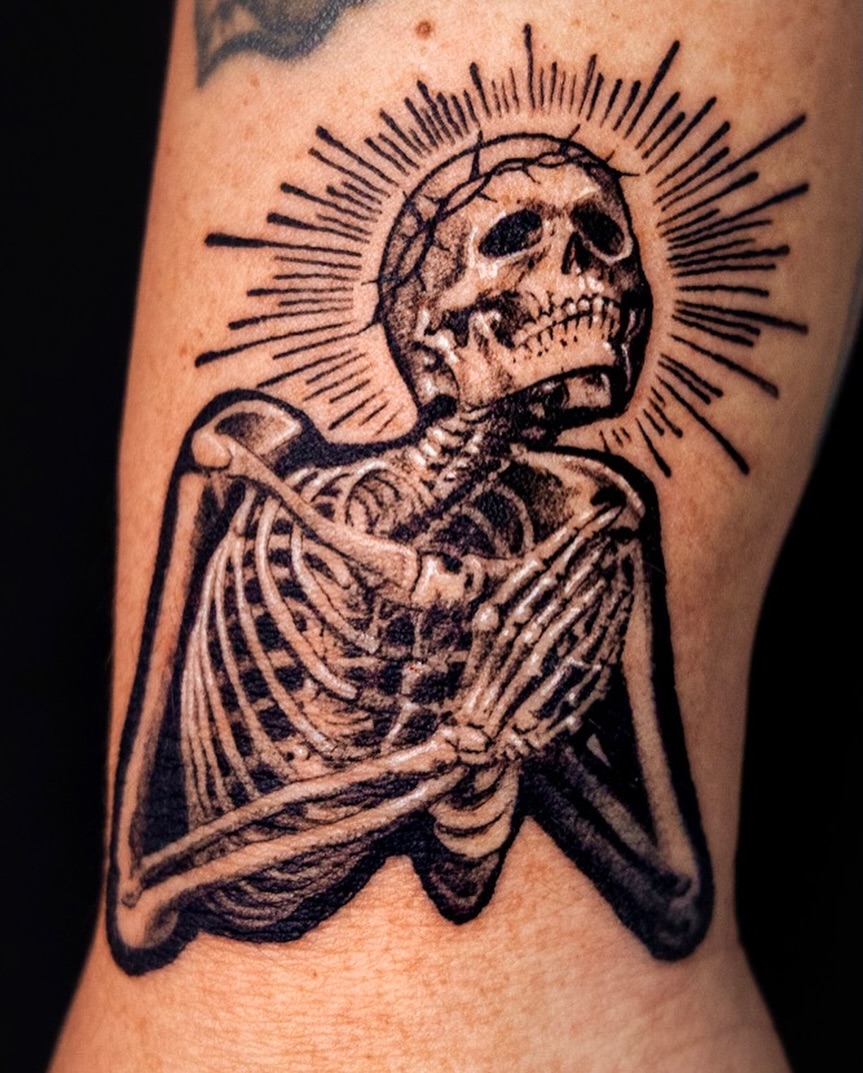 Tattoo by @mete.noir — blackwork, illustrative