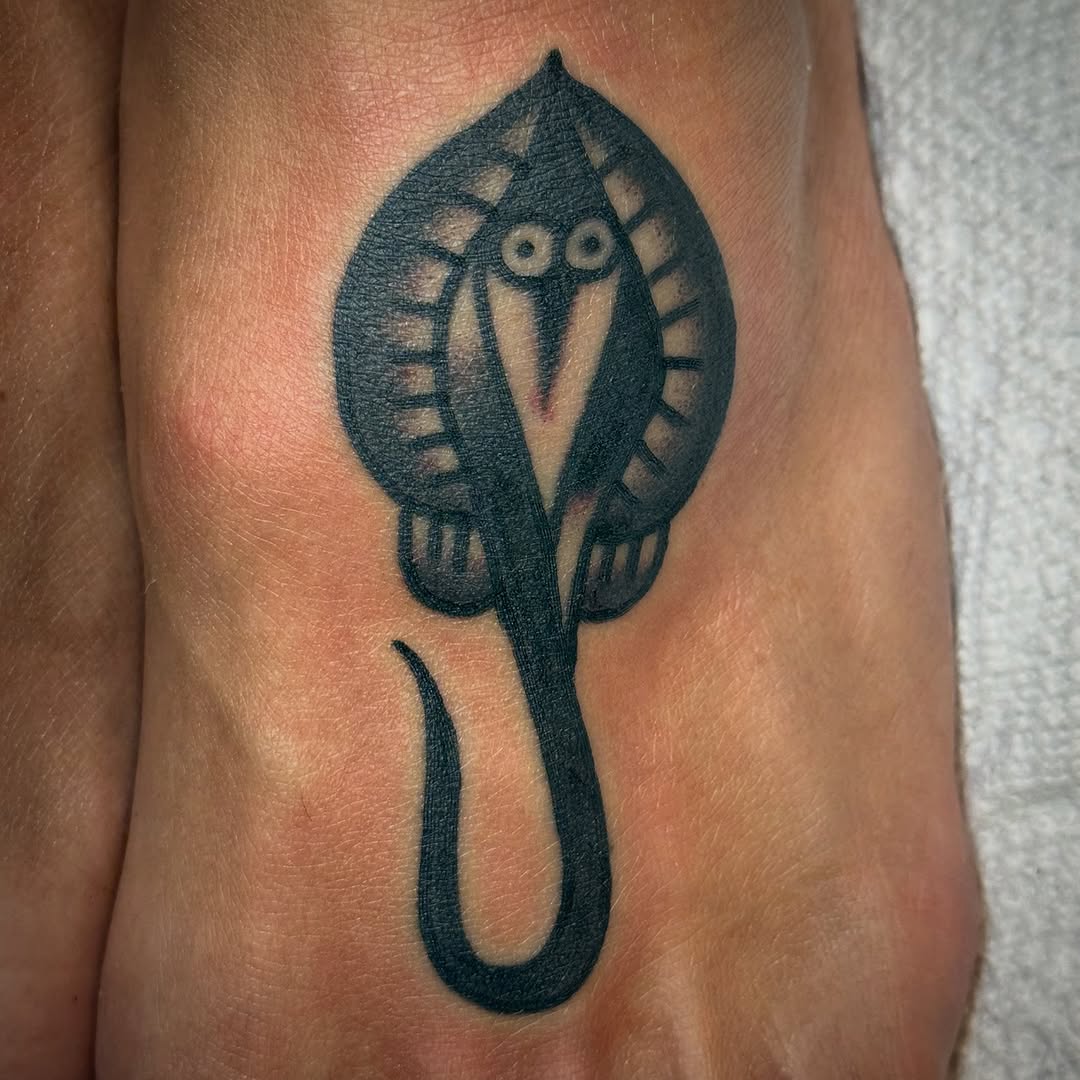 Tattoo by @eriksheppardtattoo — blackwork