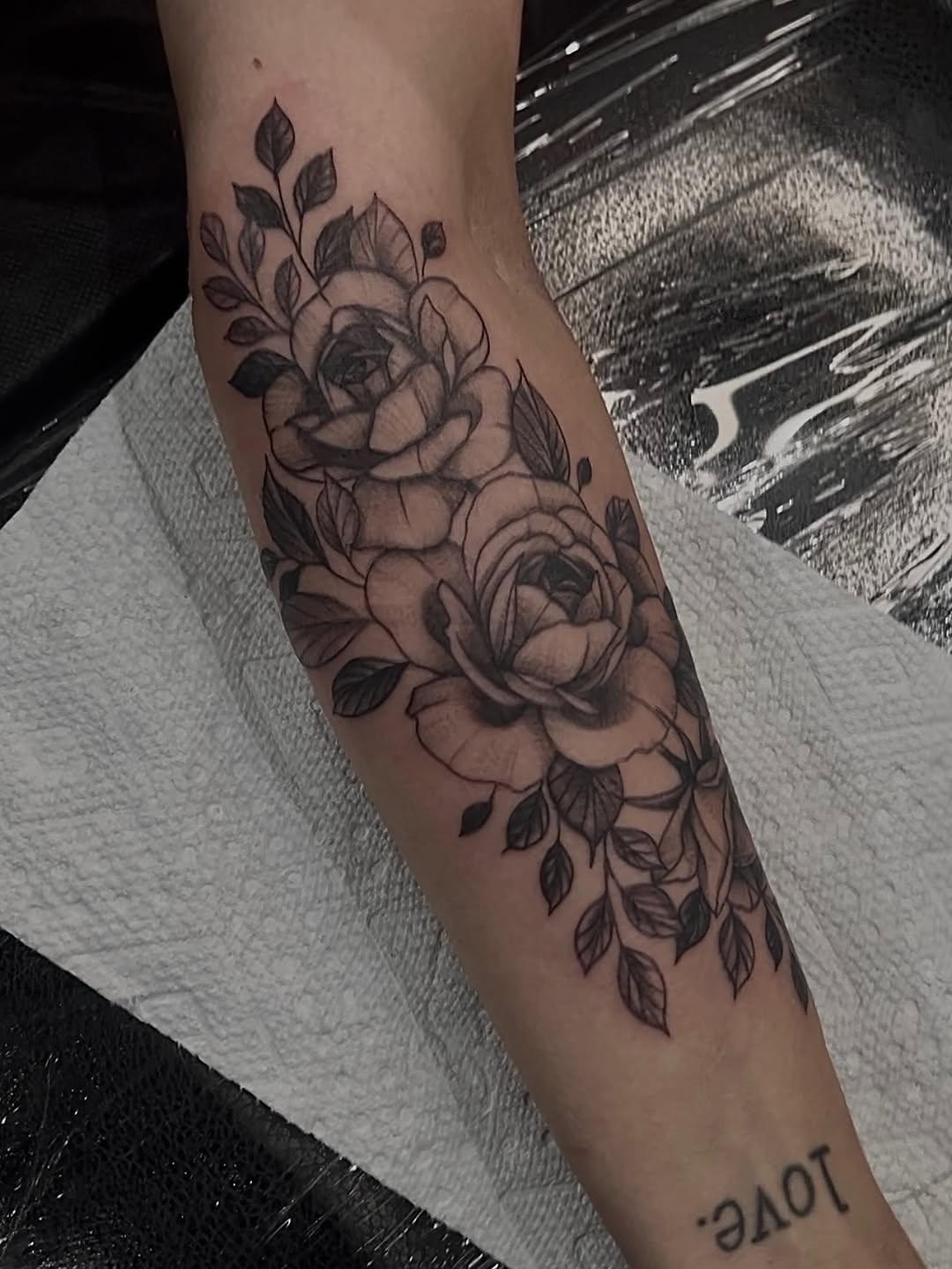 Tattoo by @mimzipma — black_and_grey, fine_line