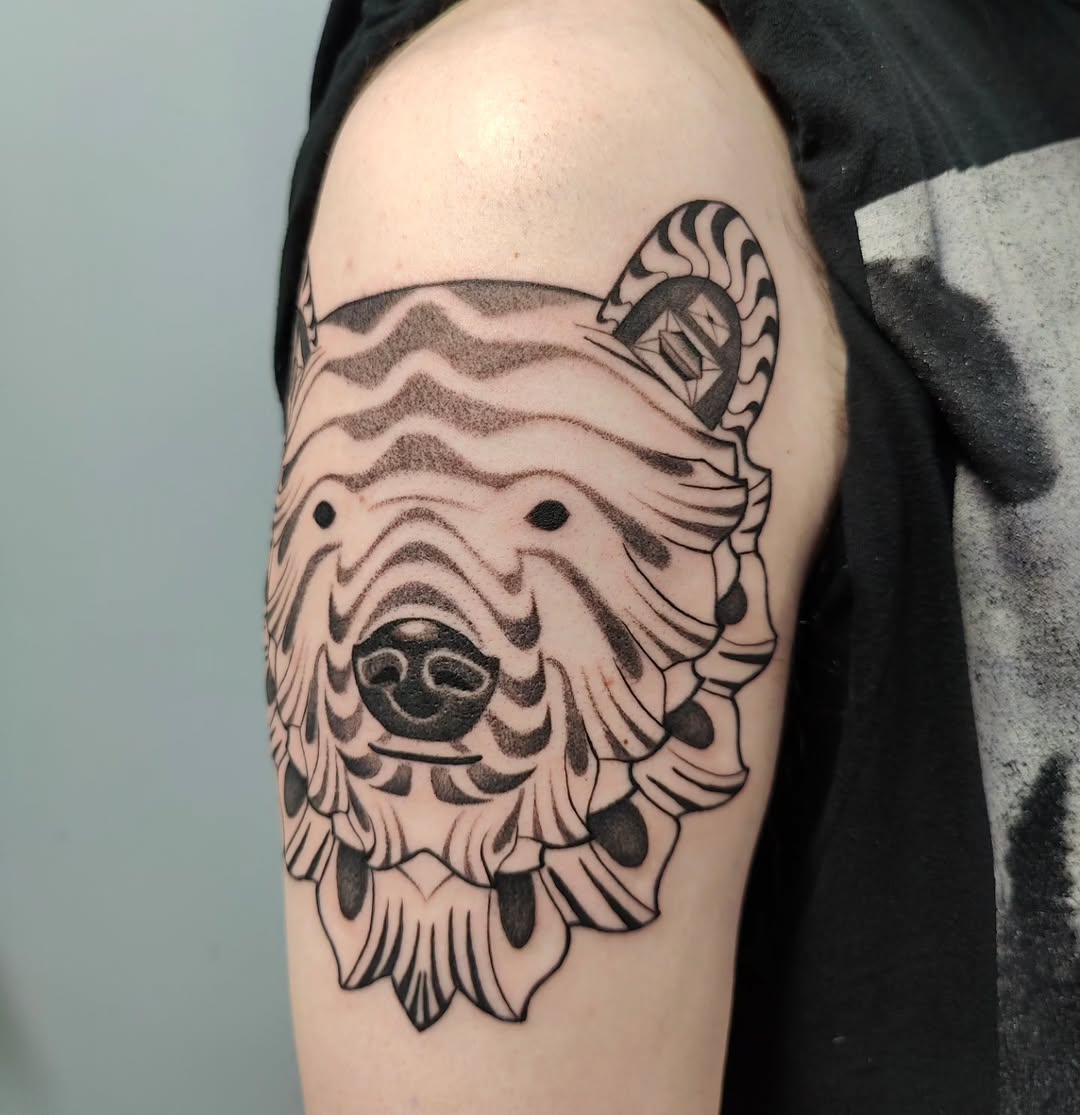 Tattoo by @tomloranz — blackwork