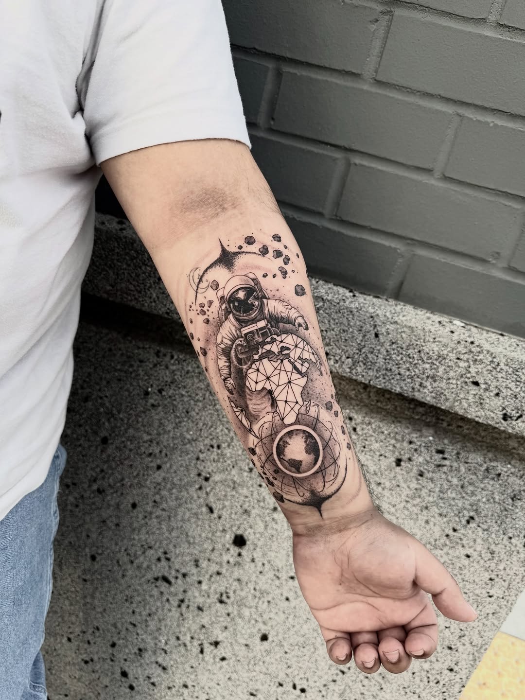 Tattoo by @marcusmartineztattoo β black_and_grey, geometric