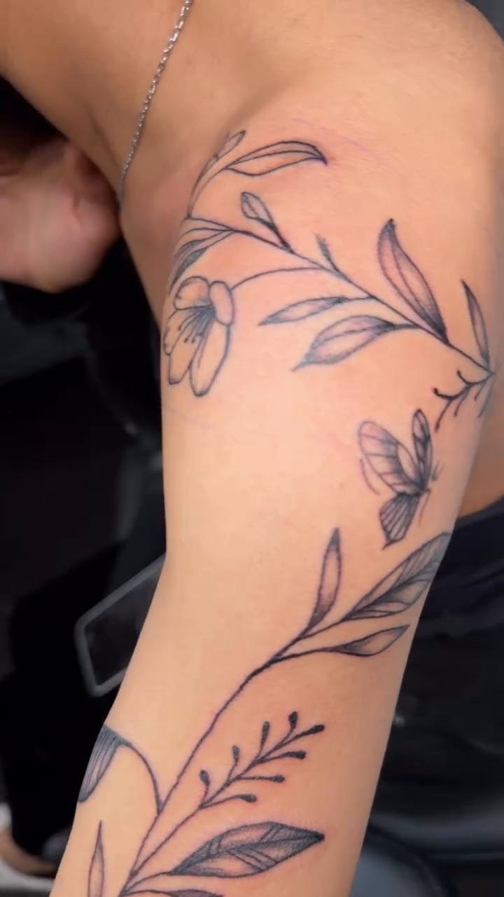 Tattoo by @inkedbyaneye — fine_line, illustrative