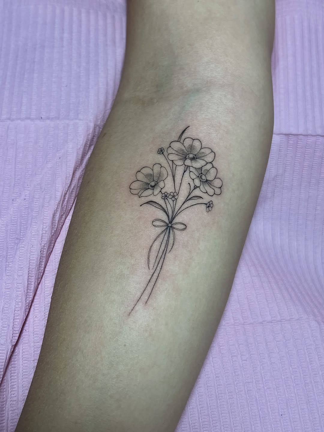 Tattoo by @tehnayatattoos β fine_line