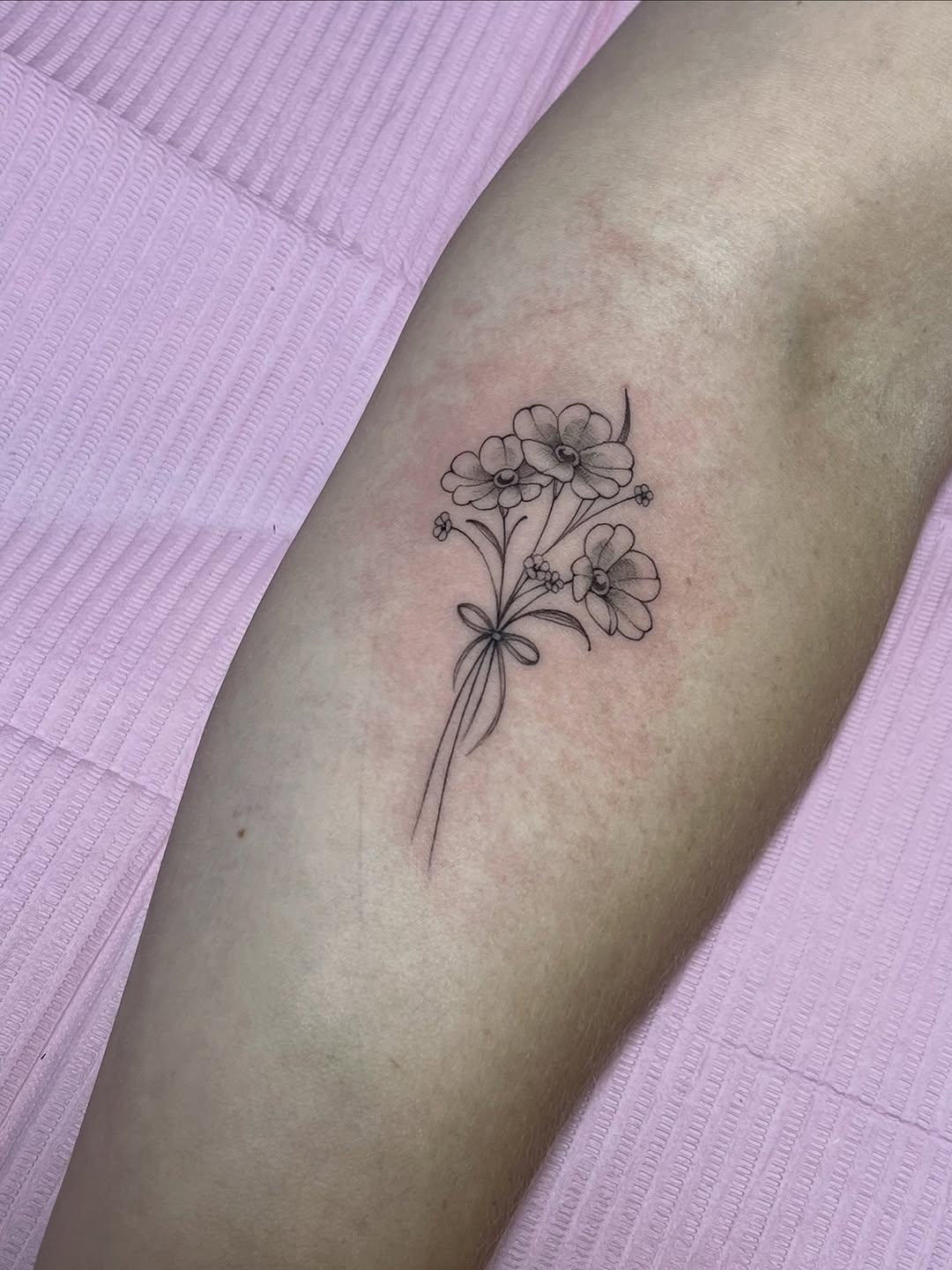Tattoo by @tehnayatattoos β fine_line