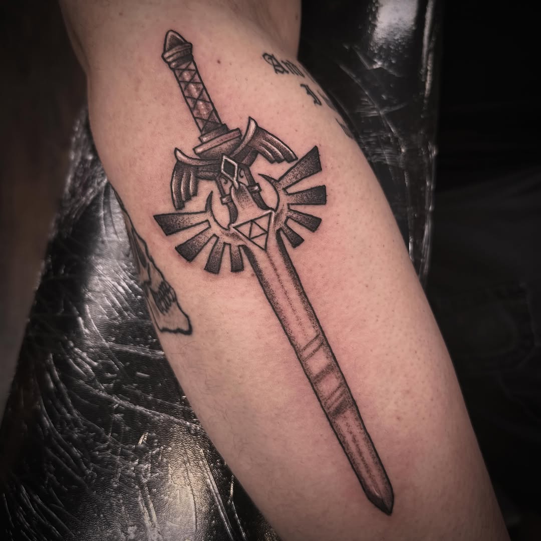 Tattoo by @sarahsynystertattoos — black_and_grey