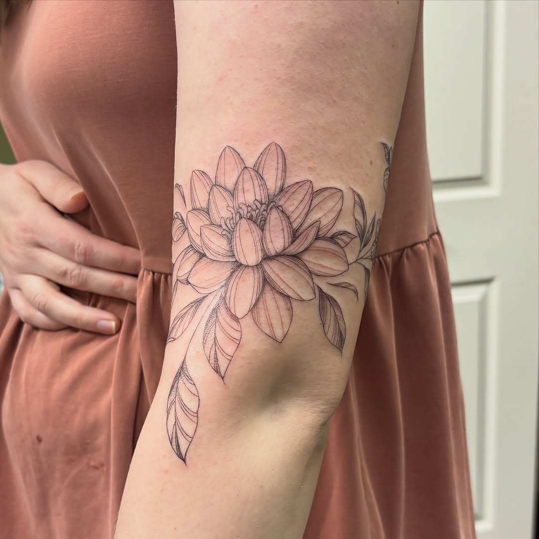 Tattoo by @sydhonn — illustrative, fine_line