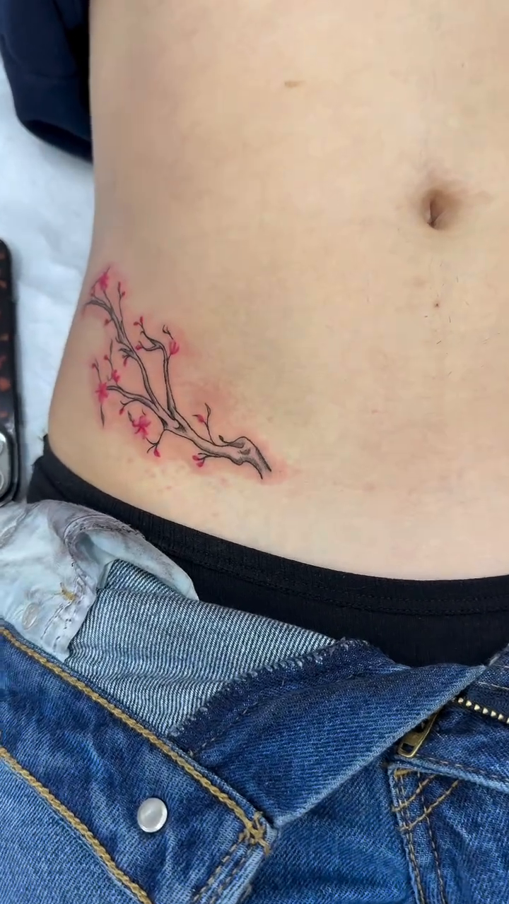 Tattoo by @night.owl.tattoo โ fine_line, minimalist