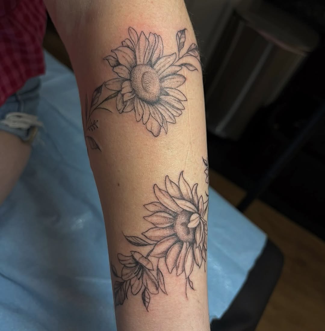Tattoo by @_babytatt — illustrative, black_and_grey