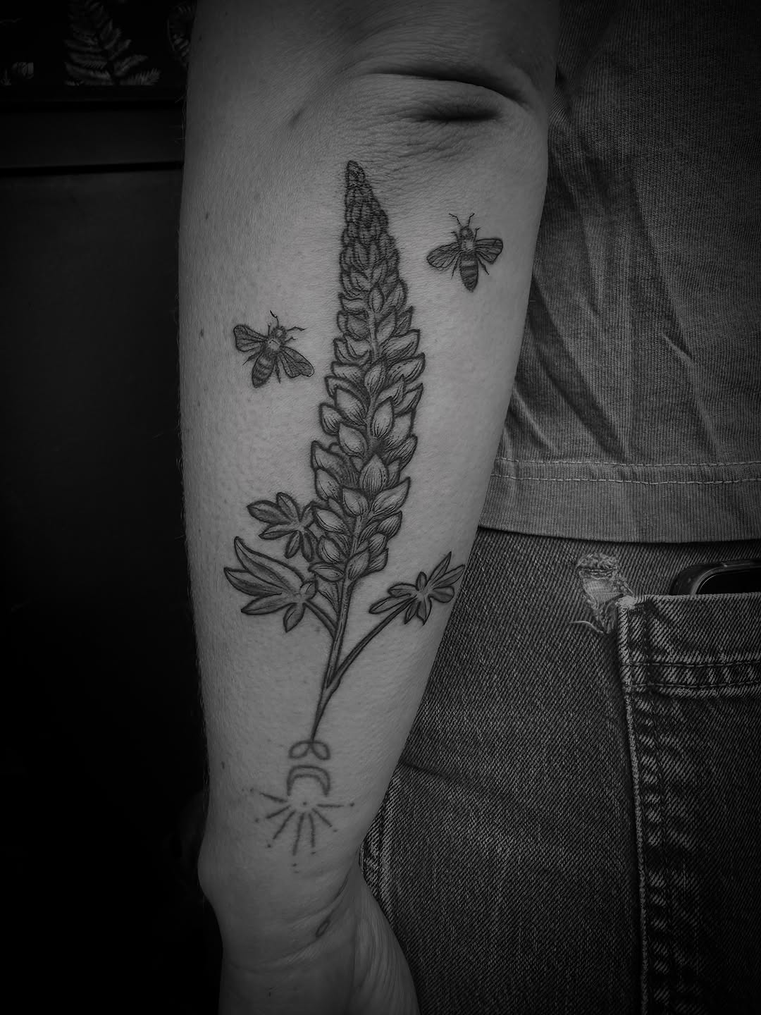 Tattoo by @desireedisarraytattoo — illustrative, black_and_grey