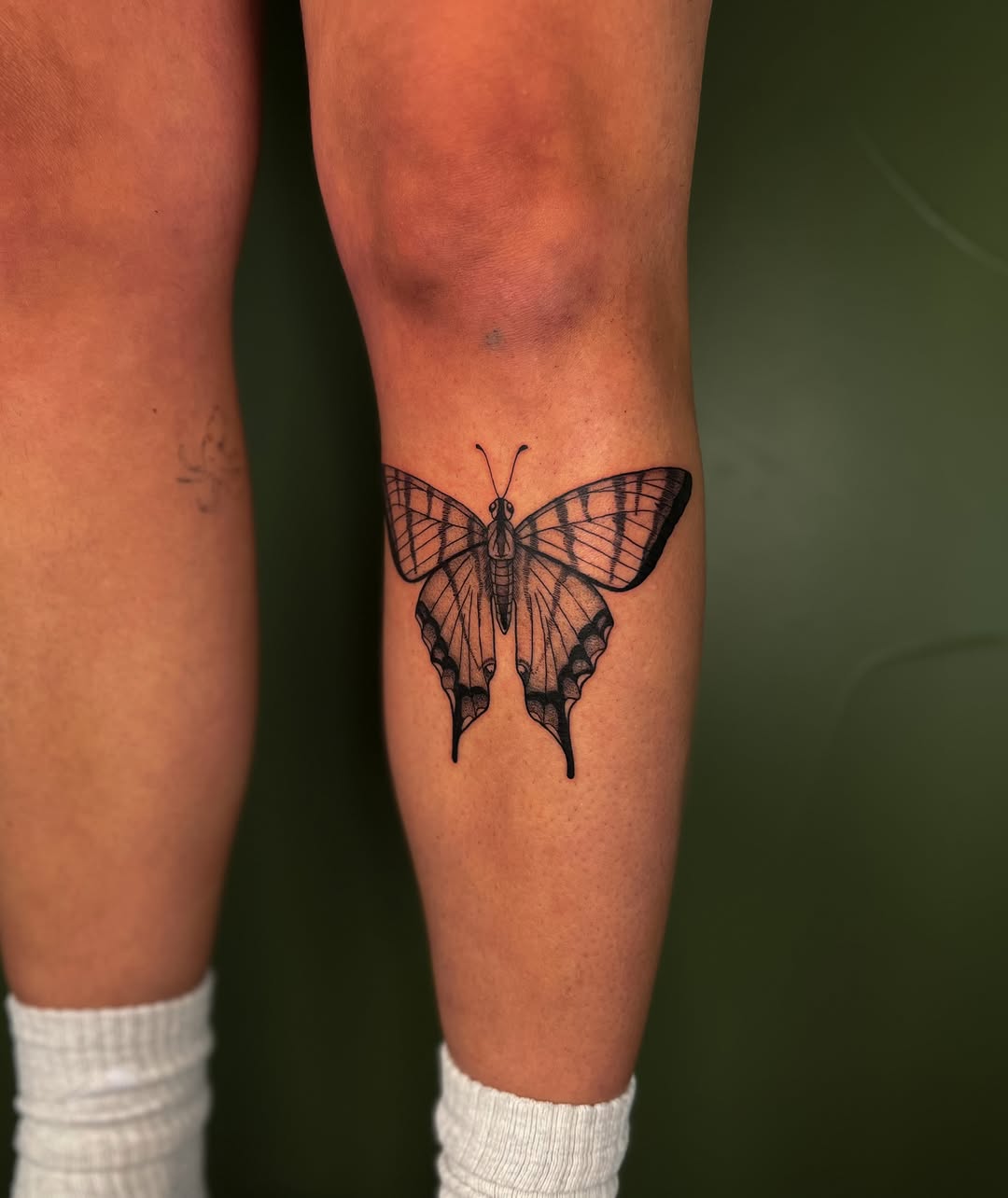 Tattoo by @lexcreotattoos โ fine_line, illustrative