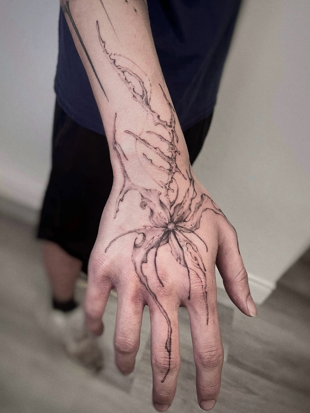 Tattoo by @rayzhu.tattoo — blackwork, fine_line