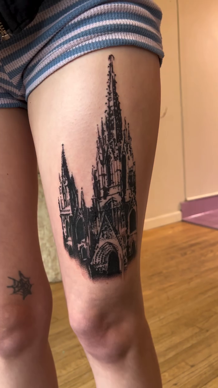Tattoo by @inkbydaiz — blackwork