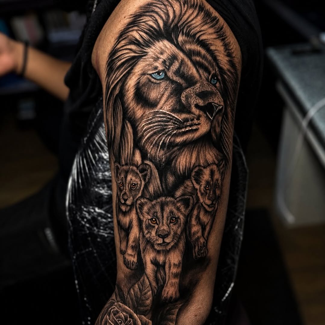 Tattoo by @dayse_ink — realism, black_and_grey