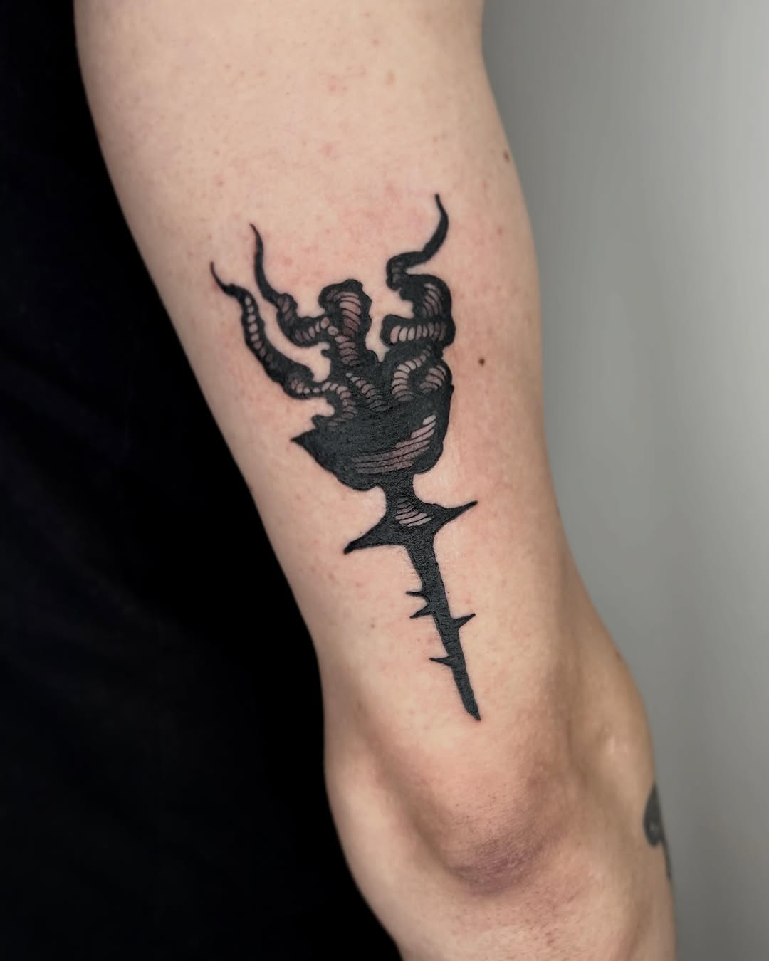 Tattoo by @da.voide_tattoo — blackwork, illustrative