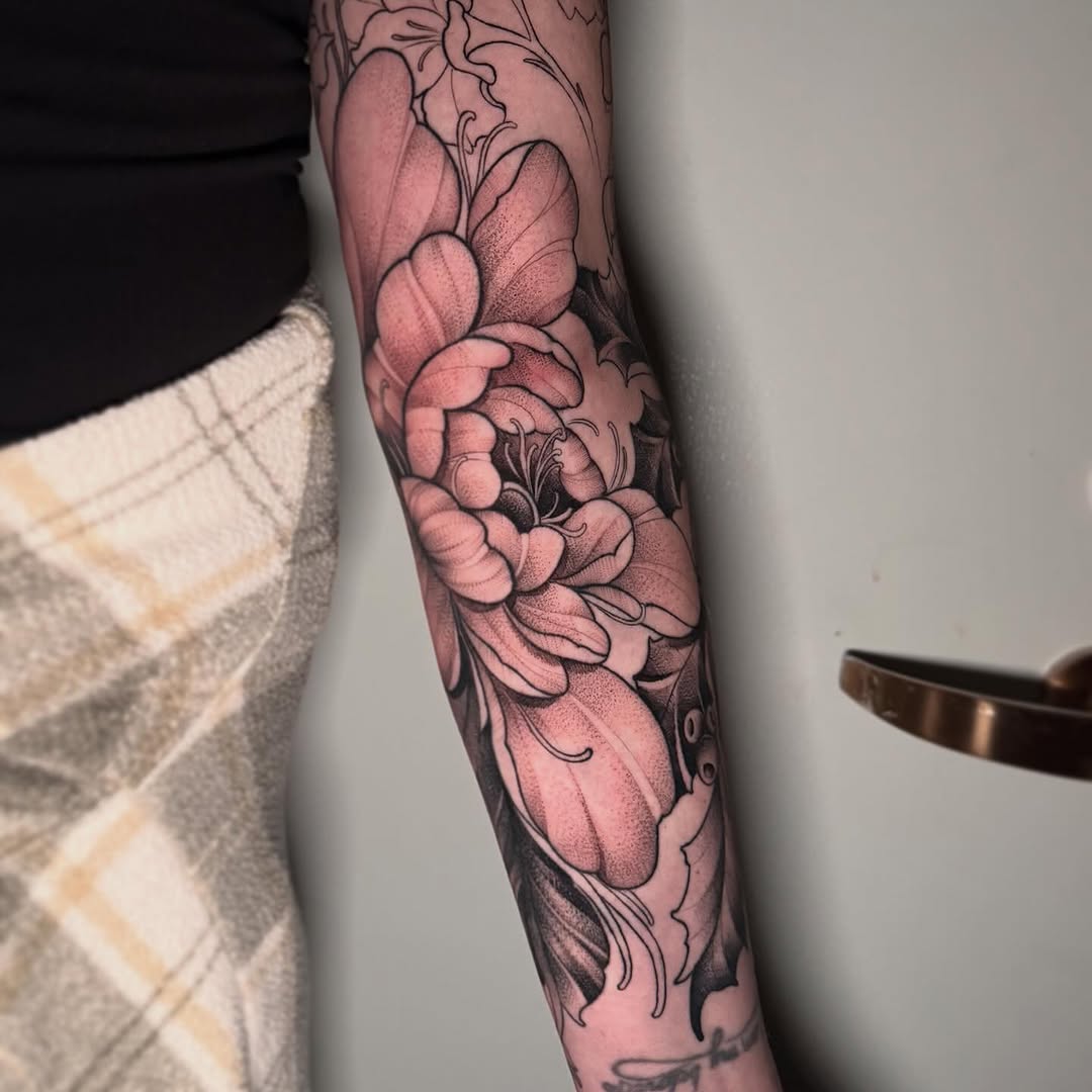 Tattoo by @heatherlynntattoos — black_and_grey, dotwork