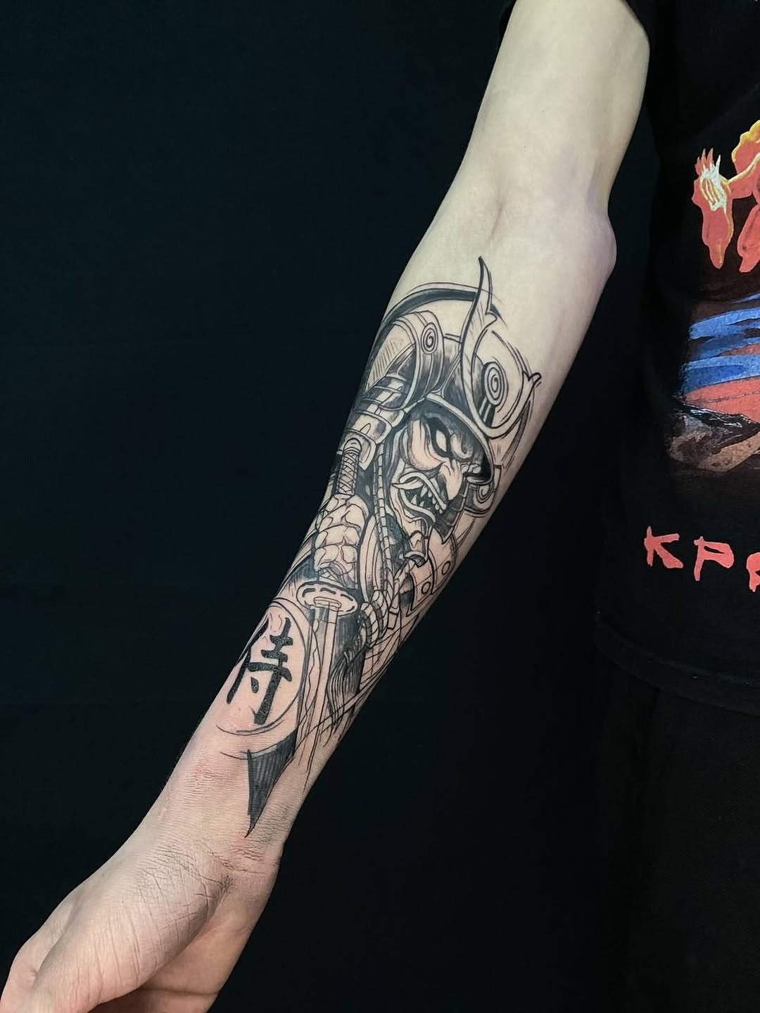Tattoo by @alekseymolyarenko — blackwork