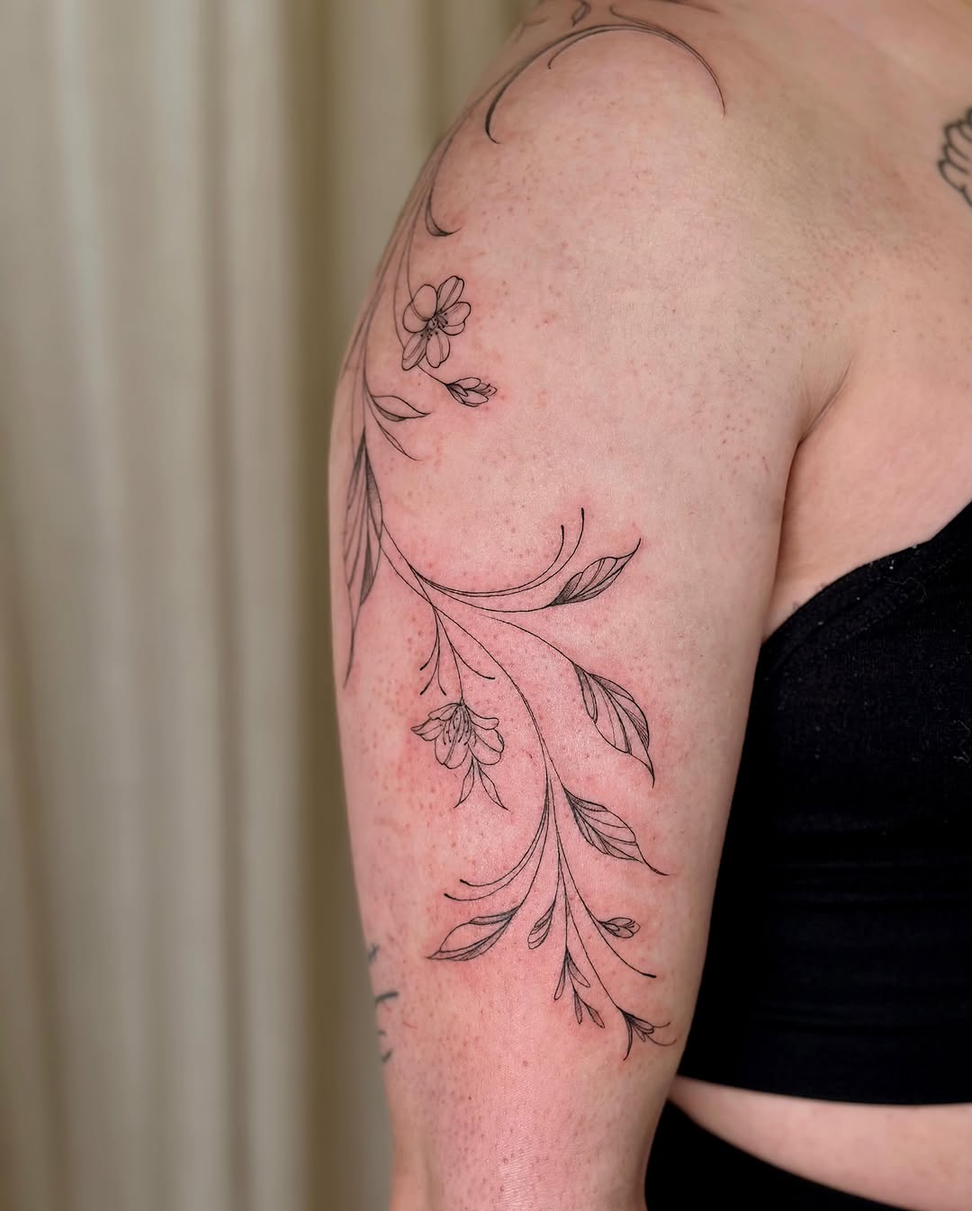 Tattoo by @t.ffanystudio — fine_line