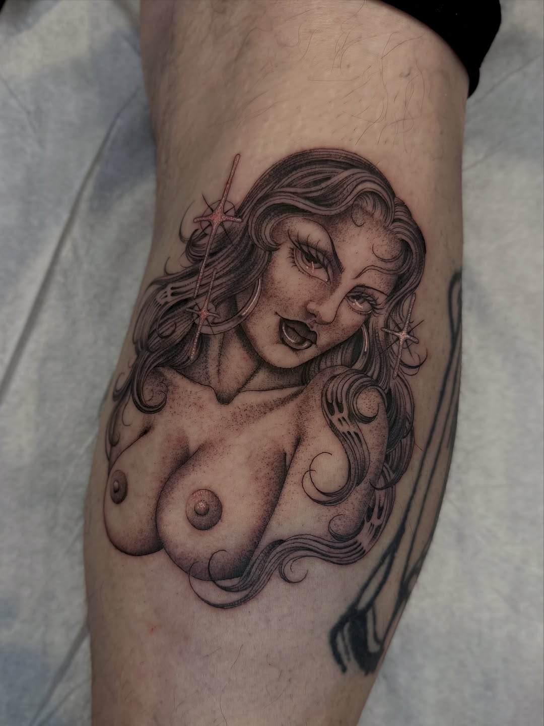 Tattoo by @adriannastabs — black_and_grey, fine_line