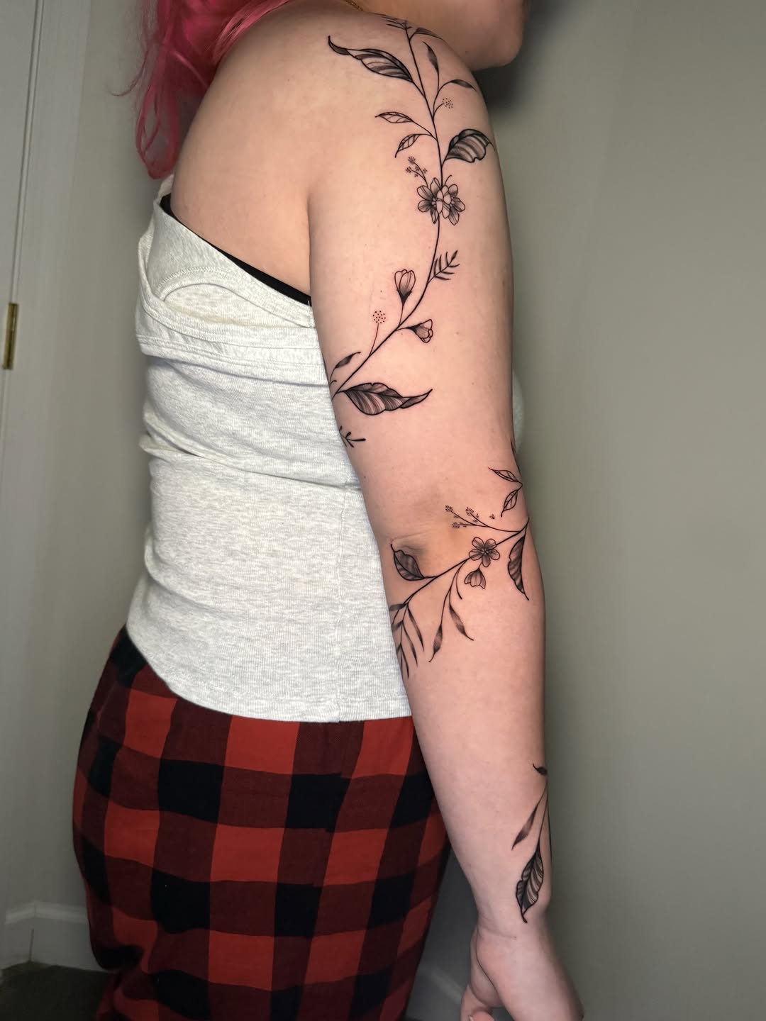 Tattoo by @gnat_art โ fine_line