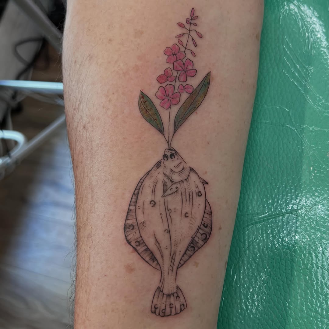 Tattoo by @mattbagodonuts — fine_line, illustrative